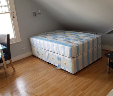 Studio Flat, Bedford Hill, SW12 - Photo 6
