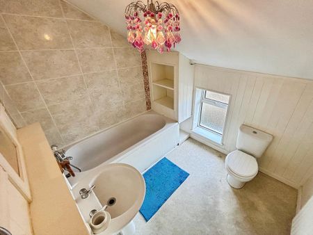 3 bedroom terraced house to rent - Photo 5