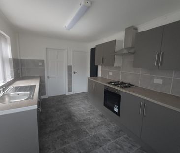 4 bedroom terraced house to rent - Photo 5