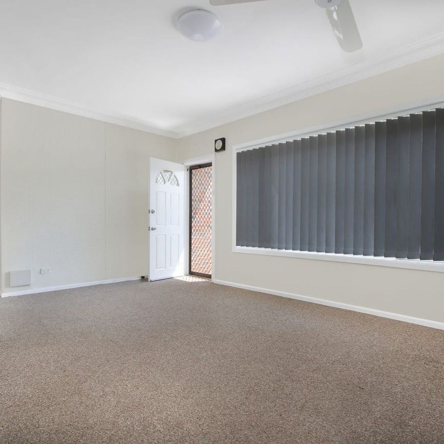 3 Bedroom Home, Convenient Location - Photo 1
