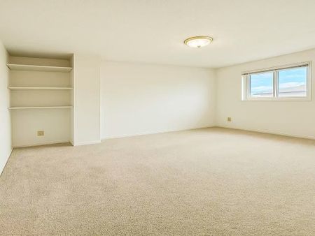 For Lease - 4230 Perivale Road Unit# Main&upper level, Mississauga, Ontario - Photo 3