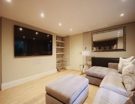 5 Bedroom Semi Detached To Let - Photo 4