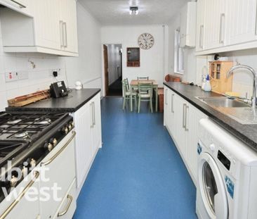 3 bedroom terraced house to rent - Photo 6