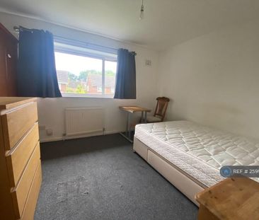 1 bedroom in a house share to rent - Photo 1