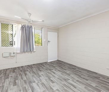 4/15 Illuka Street, Currajong - Photo 4