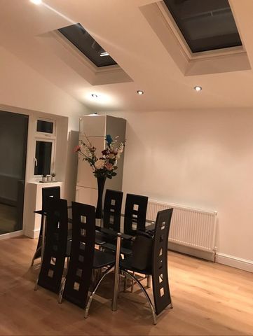 Room in a Shared House, Osterley Gardens, CR7 - Photo 2