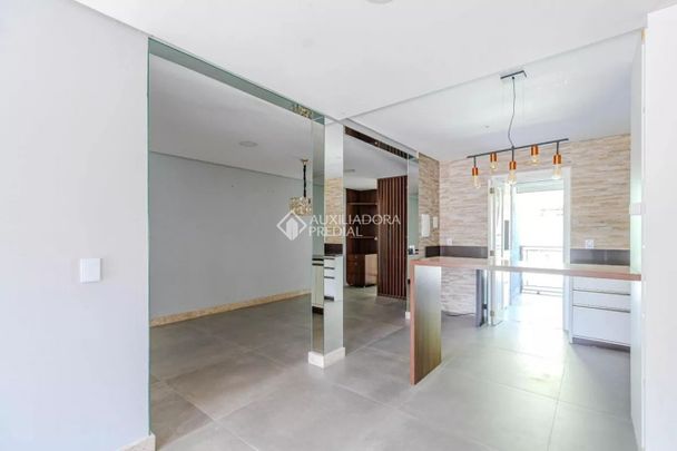 Casa com 3 quartos e 160m² para alugar em Vila Nova, Porto Alegre. - Foto 1