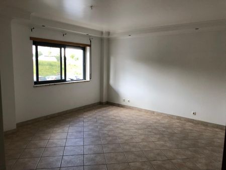 Apartamento T1 sem móveis para arrendamento na zona da Cavaleira, Algueirão. - Photo 2