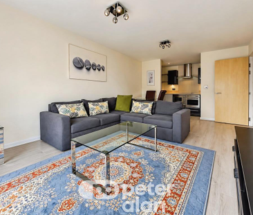 2 bedroom flat to rent - Photo 2