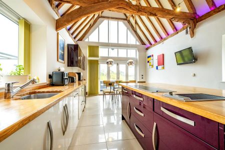 5 bedroom barn conversion to rent - Photo 2