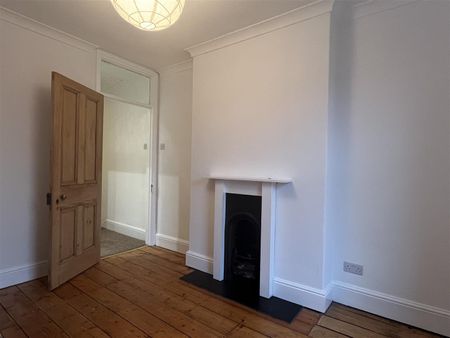 Station Road, Penarth, Vale of Glamorgan - Photo 4