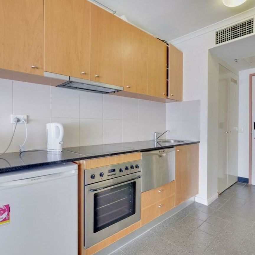 Furnished Studio - Perfect Location - Photo 1