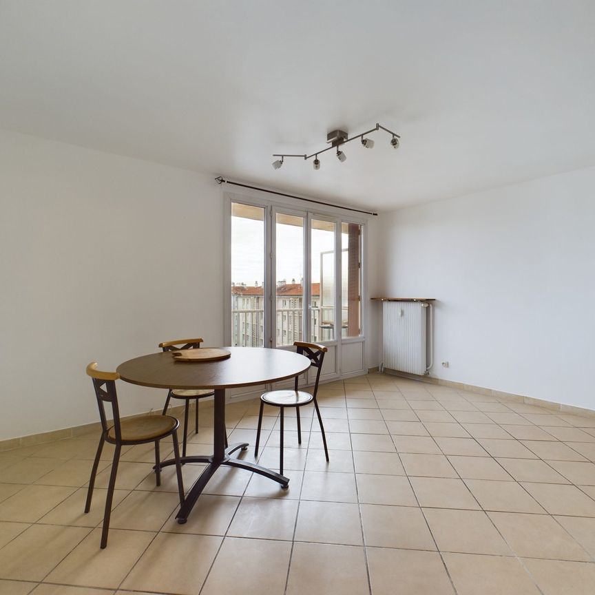 Location Appartement 2 pièces 65m² VILLEURBANNE 69100 - Photo 1