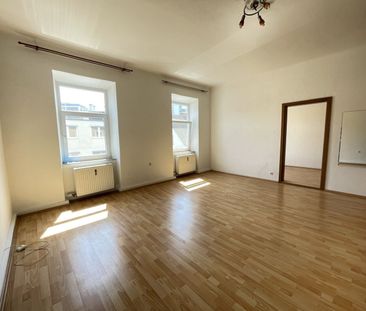 PROVISIONSFREI – Großzügige 2 Zimmer Wohnung mit extra Küche in unm... - Foto 2