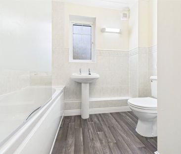 Pinkers Mead, Emersons Green, Bristol, BS16 - Photo 3