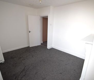 1 bedroom ground floor flat to rent - Photo 2