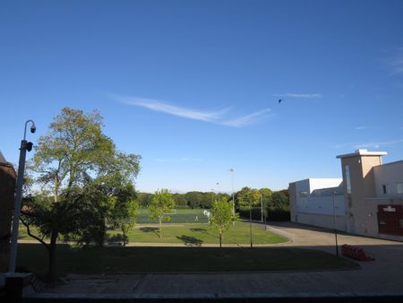 PETERBOROUGH - Photo 3