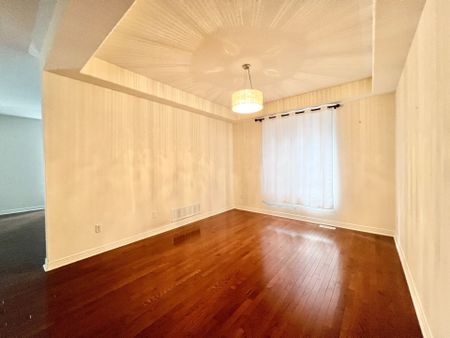 For Lease - 73 Castleglen Boulevard, Markham, Ontario - Photo 5