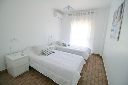 Apartamento T1+1 para Arrendamento em Quarteira - Frente à Praia - Photo 3