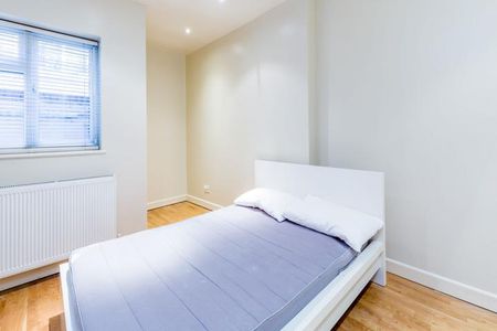 Centrally located one bedroom property minutes to Old Street Station - Photo 2