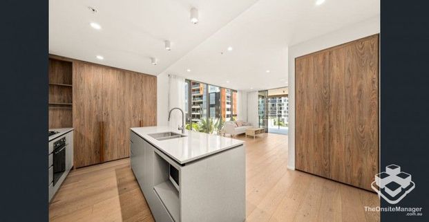 Stylish & Spacious 2-Bedroom Apartment â Just Steps from the Brisbane River!! - Photo 1