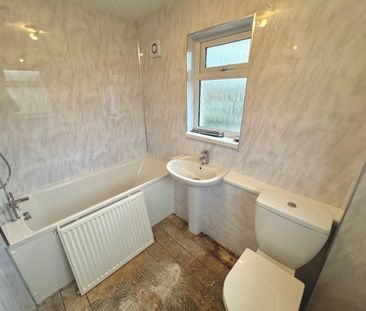 3 bedroom semi-detached garage/parking space to rent - Photo 6
