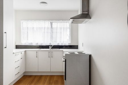Recently renovated! - Photo 4