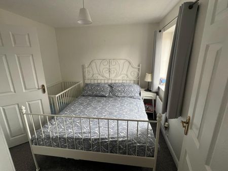 3 Bed House - Detached - Photo 4