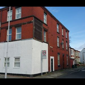 1 Bed Flat, Florence Road, CH44 - Photo 3