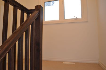 For Lease - 241 Overberg Way, Kanata, Ontario - Photo 4
