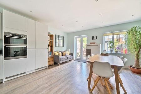 4 bedroom terraced house to rent - Photo 5