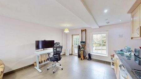 6 bedroom detached house to rent - Photo 3