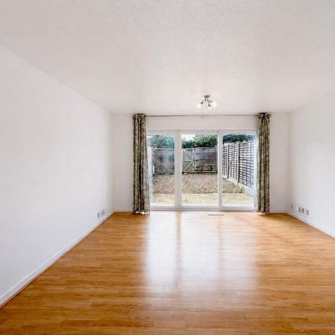 3 bedroom terraced house to rent - Photo 1