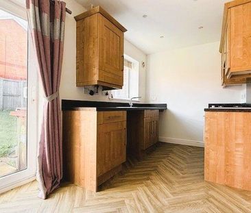 3 bedroom semi-detached house to rent - Photo 2