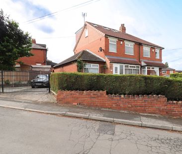 4 bedroom semi-detached house to rent - Photo 5