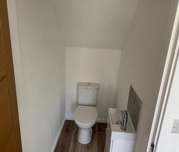 2 bedroom semi-detached house to rent - Photo 3