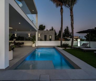 Luxury Villa for rent in Estepona, Andalusia - Photo 5