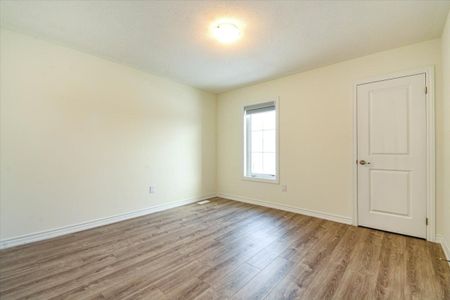 For Lease - 80 Hillcroft Way, Kawartha Lakes, Ontario - Photo 4