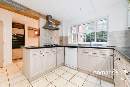 Woodford Green, Bracknell, Berkshire, RG12 - Photo 3