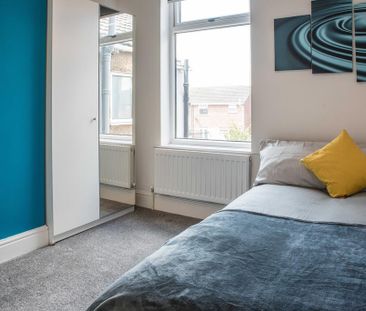 1 bedroom in a house share to rent - Photo 2