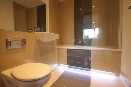 A modern, high-specification two-bedroom duplex apartment - Photo 2