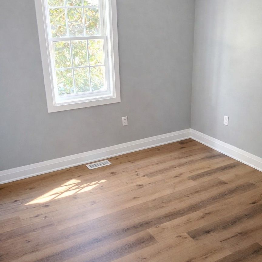 For Lease - 7 Mary Street Unit# 2nd Floor, Kawartha Lakes, Ontario - Photo 1