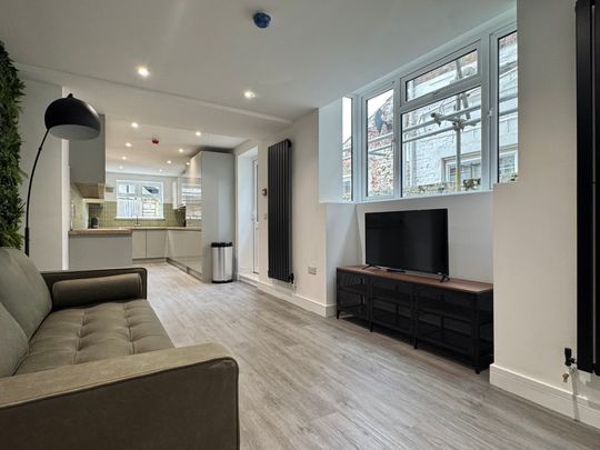 Room 4, Angerstein Road, Portsmouth - Photo 1