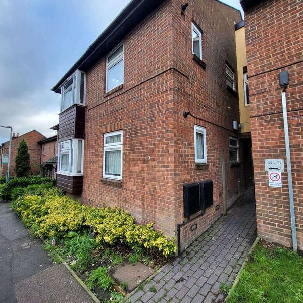 Dumfries Street, Luton, LU1 - Photo 1