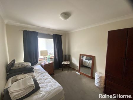 Fully furnished, 2 bedroom unit - Photo 3