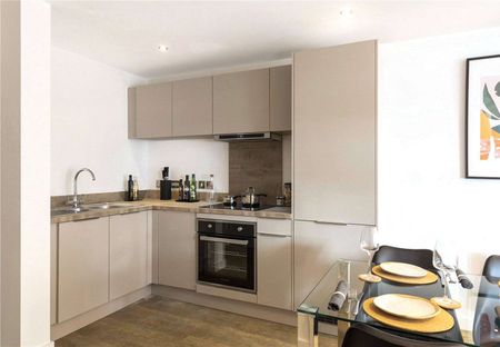 STUDIO APARTMENT | AVAILABLE NOW | LAST UNITS | PARKING AVAILABLE | PRIME LOCATION | 24-HOUR CONCIERGE | RESIDENTS GYM - Photo 3