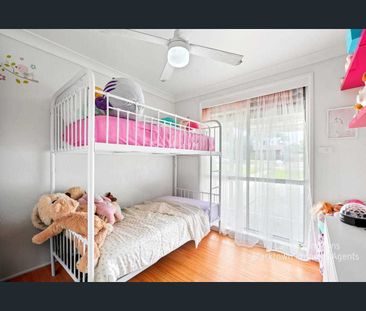 CONVENIENT LOCATION! - Photo 3