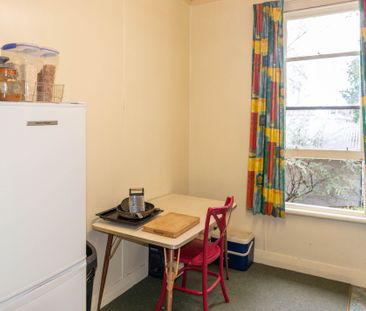 Affordable Two-Bedroom Flat Near Town - Photo 5