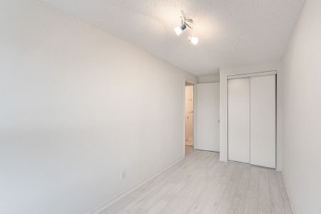 For Lease - 1570 Reeves Gate Unit# 2, Oakville, Ontario - Photo 2