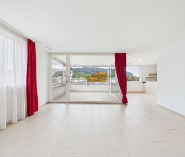 Moderne 4.5 Zimmerwohnung mit grosszüger Loggia in Wald - Foto 1